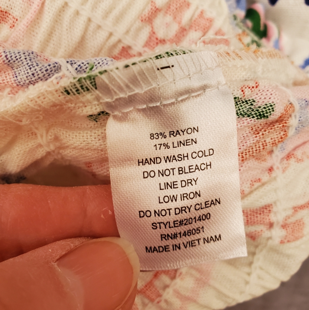 NWOT Monteau Los Angeles linen-blend smocked puff sleeve top - Picture 5 of 5